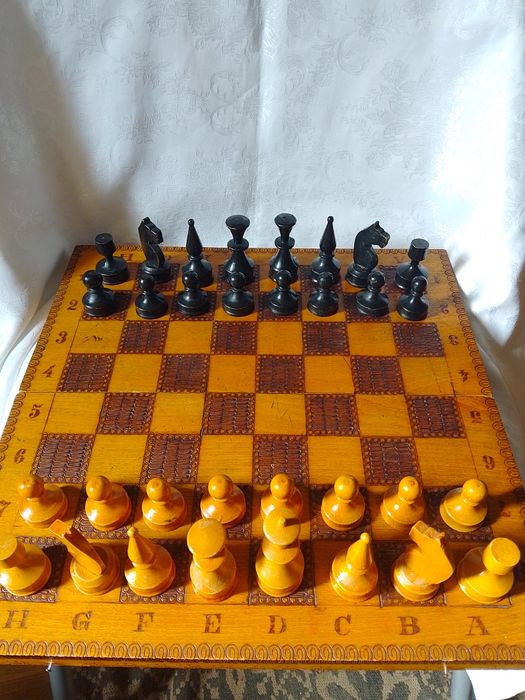 Стар дървен шах,Табла - Размери - 34 х 34см.