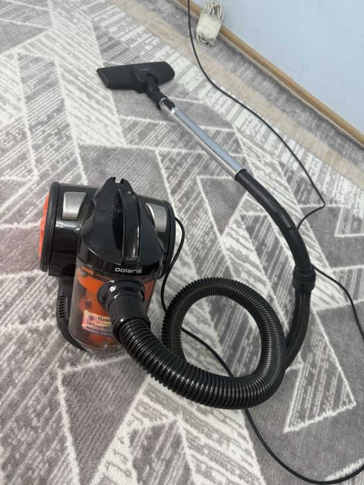 Пылесос в хорошем состоянии Polaris