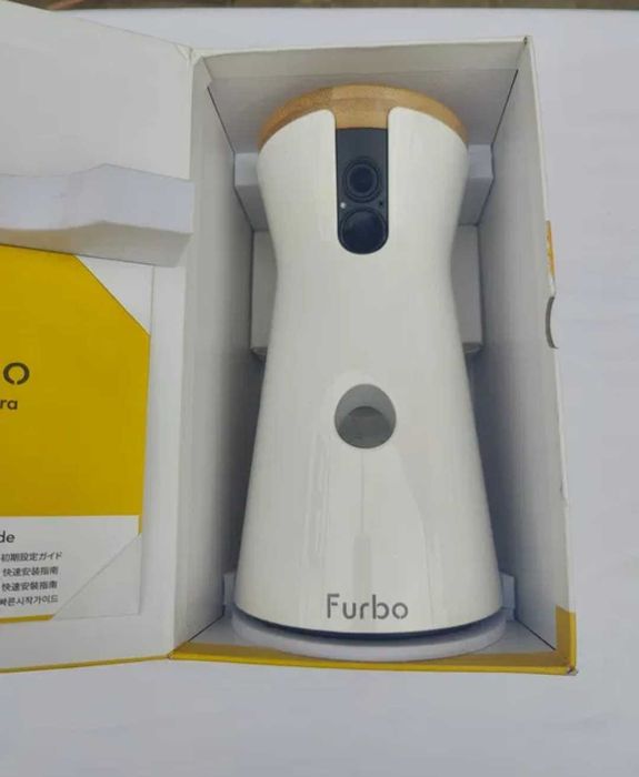 Camera Furbo alimentator mâncare