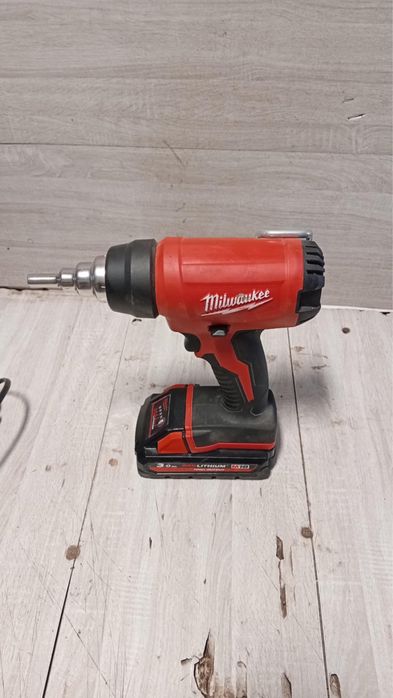 Suflanta aer cald Makita