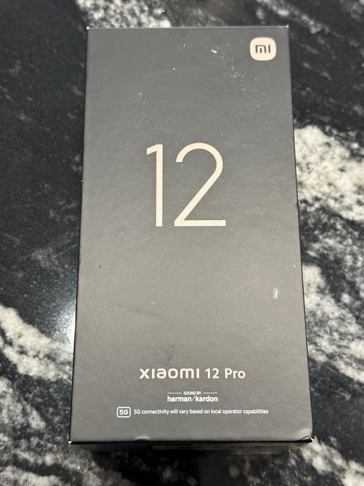 Продавам Xiaomi 12 pro 256gb grey