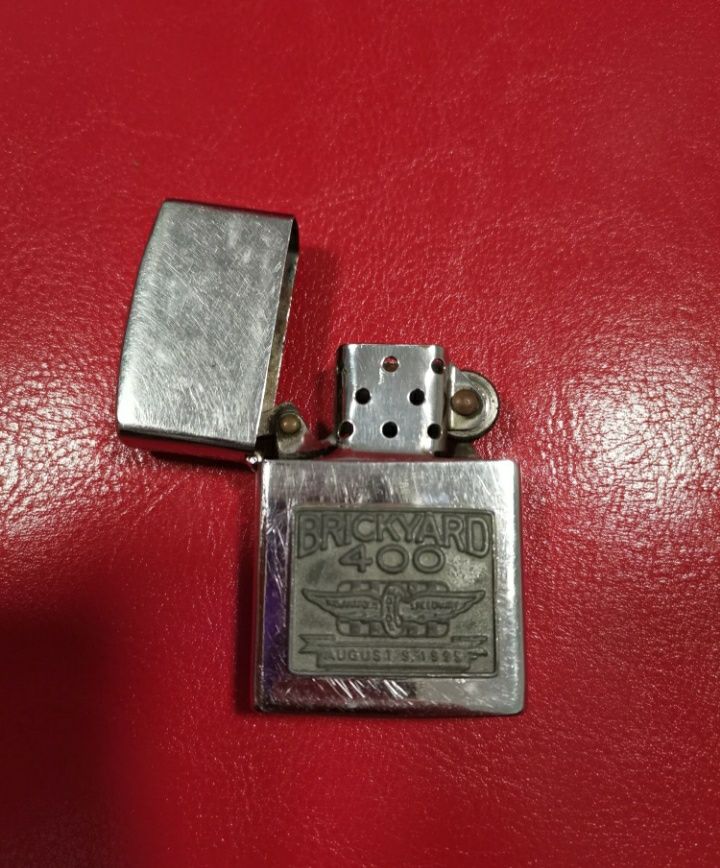 Bricheta Zippo Brickyard