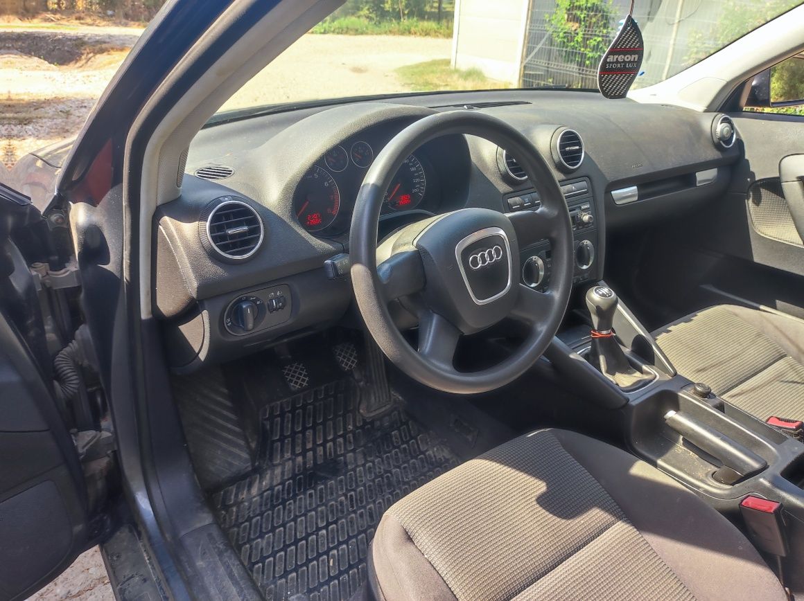 Interior Audi a3 8p 5 usi/sportback