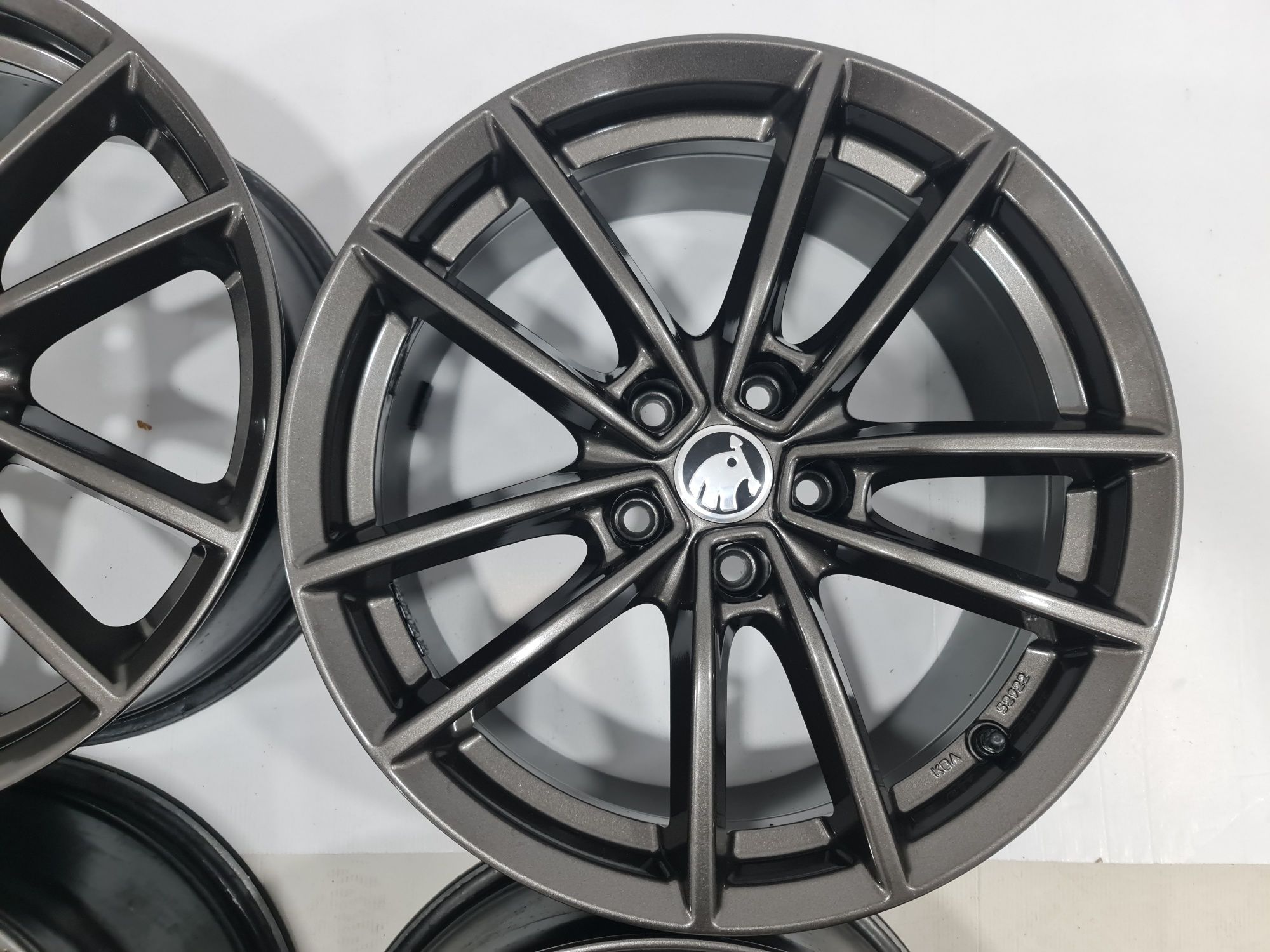 Jante 18 VW Skoda Seat Audi 8Jx18, ET48, 5x112, 57.1mm