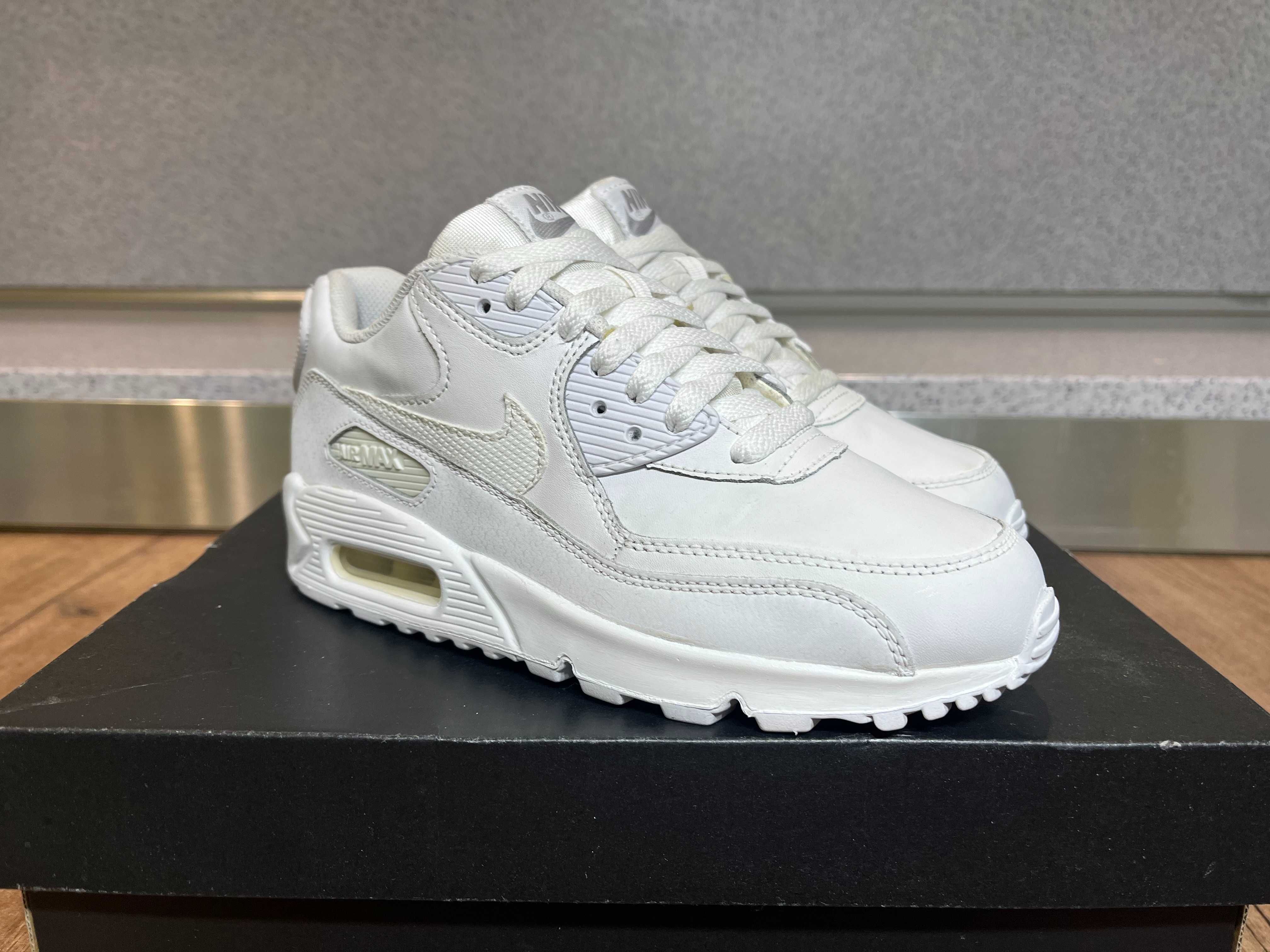 ОРИГИНАЛНИ *** Nike Air Max 90 / Triple White