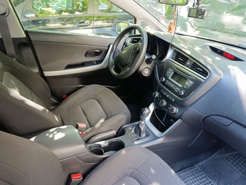 Kia ceed 1.4crdi 2016г