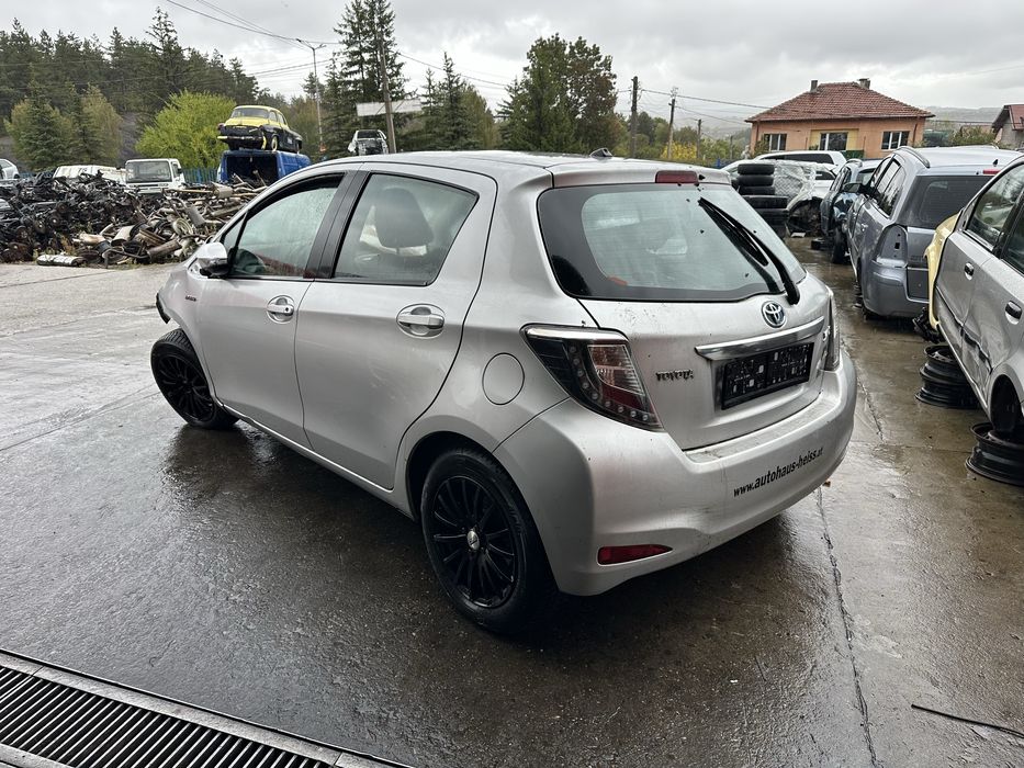 Toyota Yaris 1.5 hibrid НА ЧАСТИ