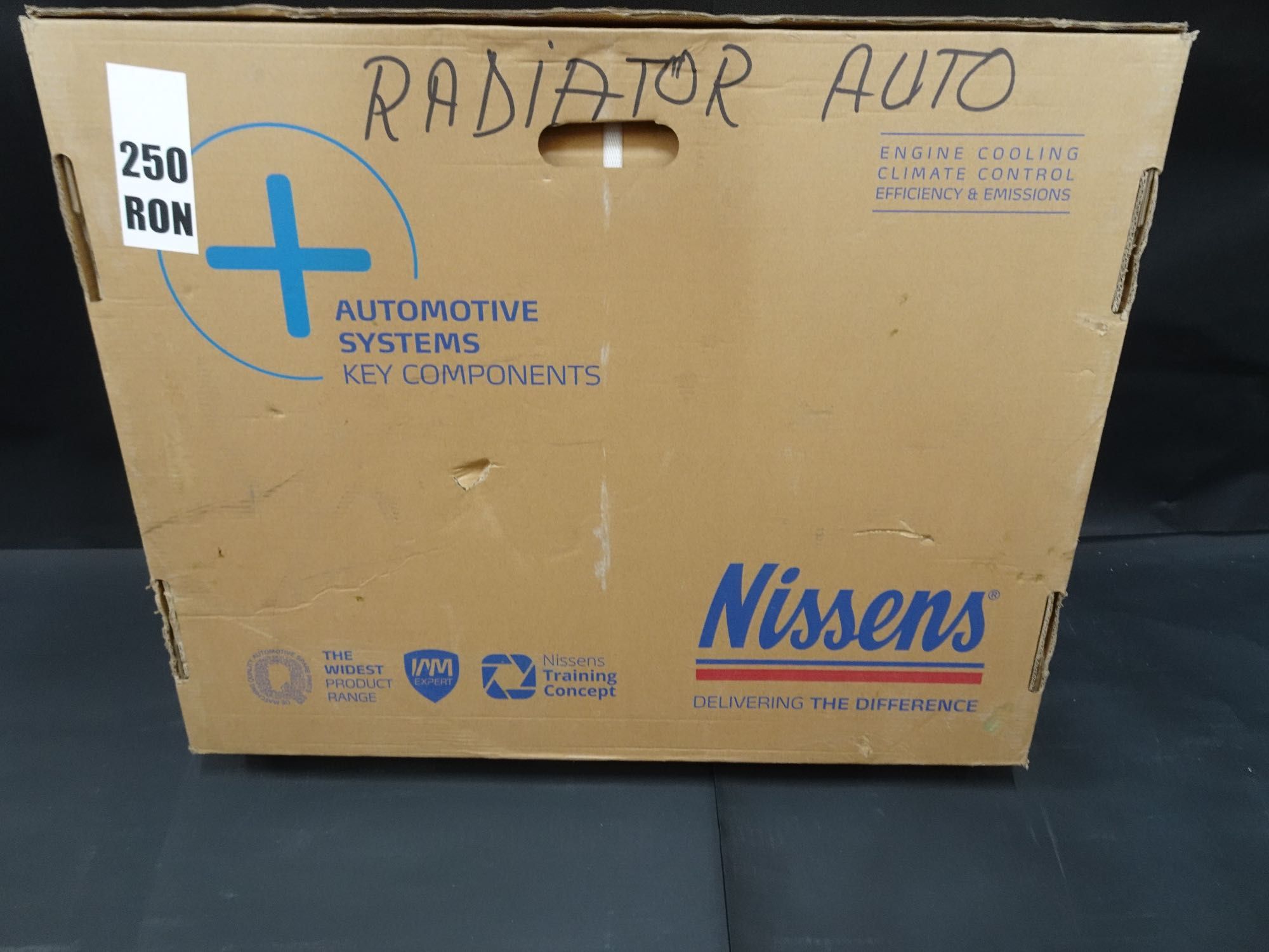 Radiator Auto de la Nissens 380 x 549 x 26 mm Hard