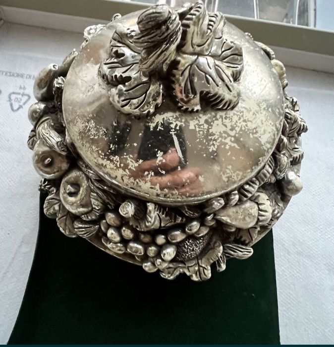 Cutie de bijuterii vintage,model deosebit placata cu argint,state buna