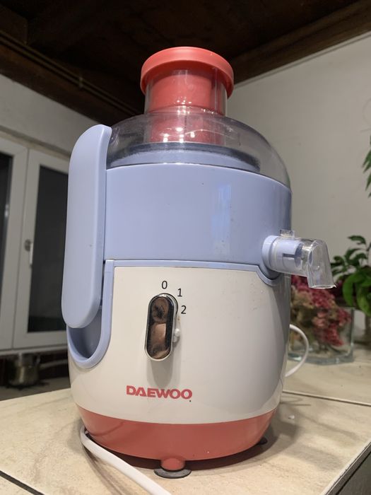 robot de bucatarie, storcător de fructe și legume Daewoo DPJ300