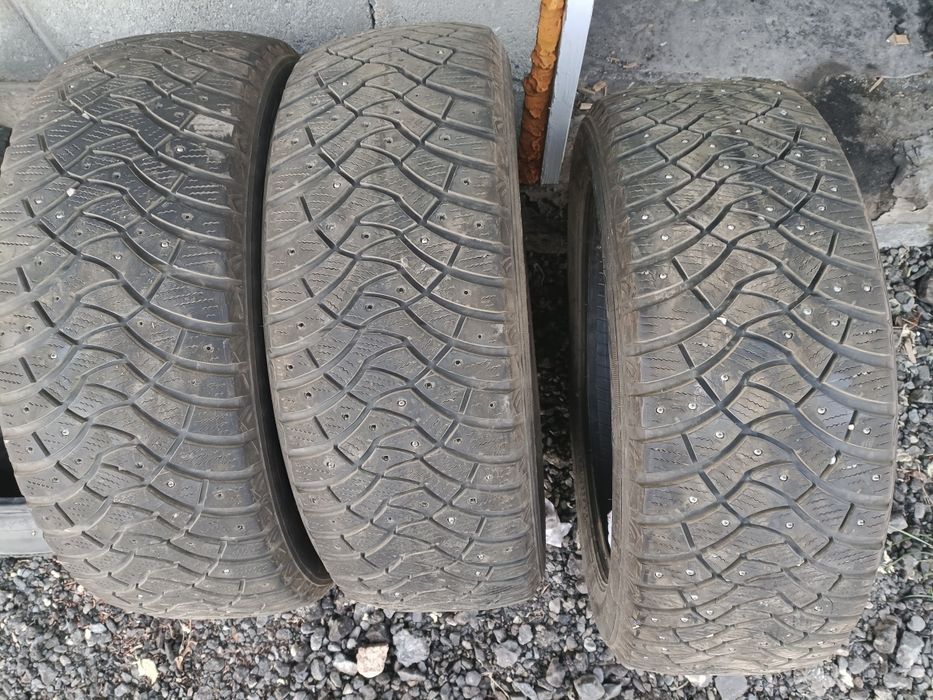Продам шины 215*55/ R17