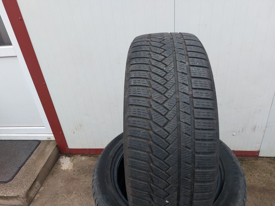 125 lei bucata! Set anvelope M+S/IARNA 225 50 17 Continental