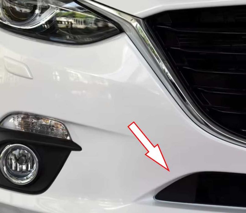 Триъгълни капачета за отворите в предната броня на Мазда 3 Mazda 3