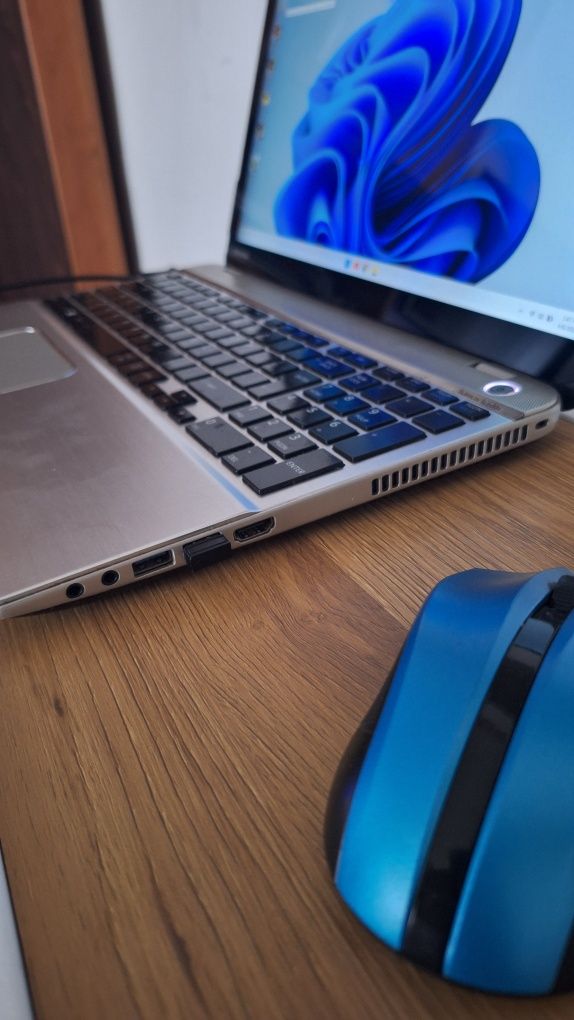 Laptop Toshiba satellite P50t-B-112