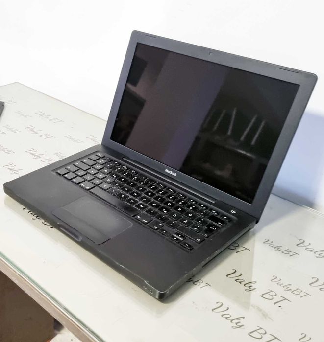 Laptop de colectie - Apple Macbook A1181 - BLACK - functional-instalat