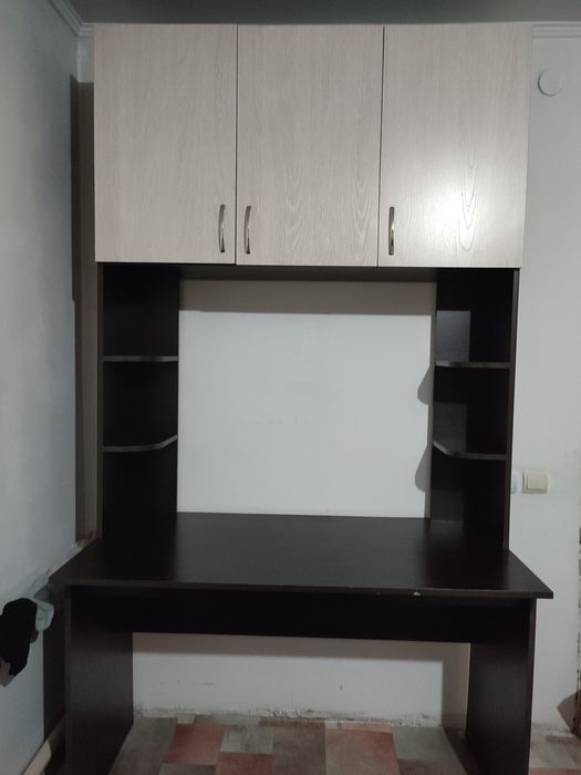 Стол письменный школьникам