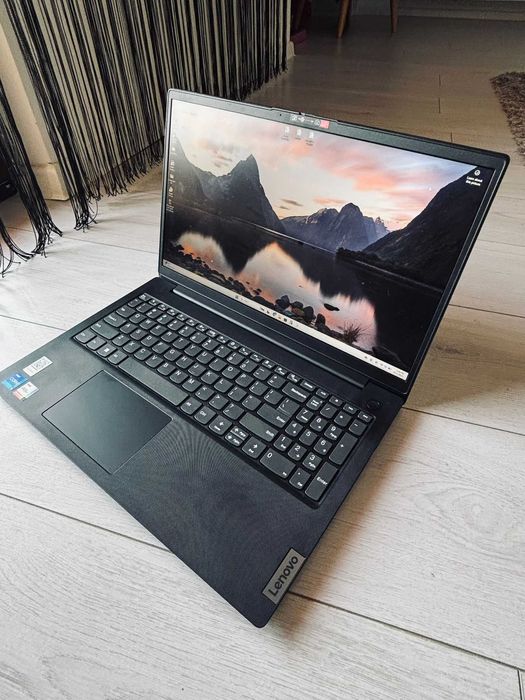 Laptop Lenovo V15 i5-12500H, 16gb RAM, 512gb SSD