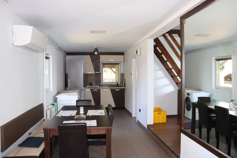 Casă de vânzare și teren, aproape de Brașov