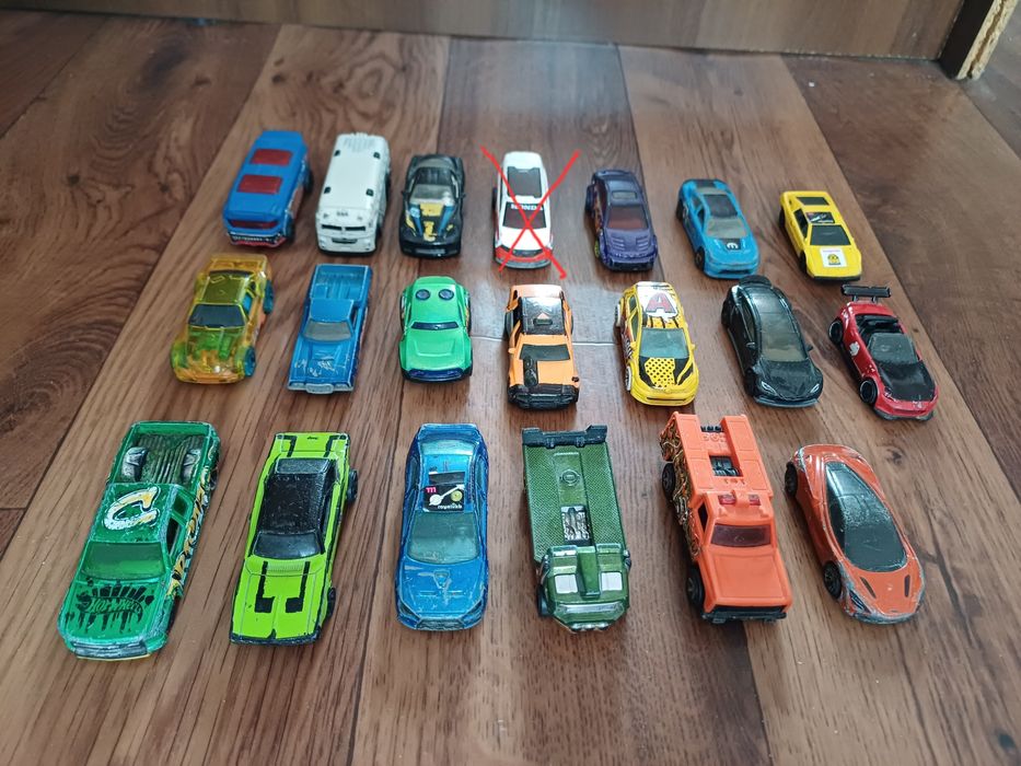 Hot wheels машинки 300тг