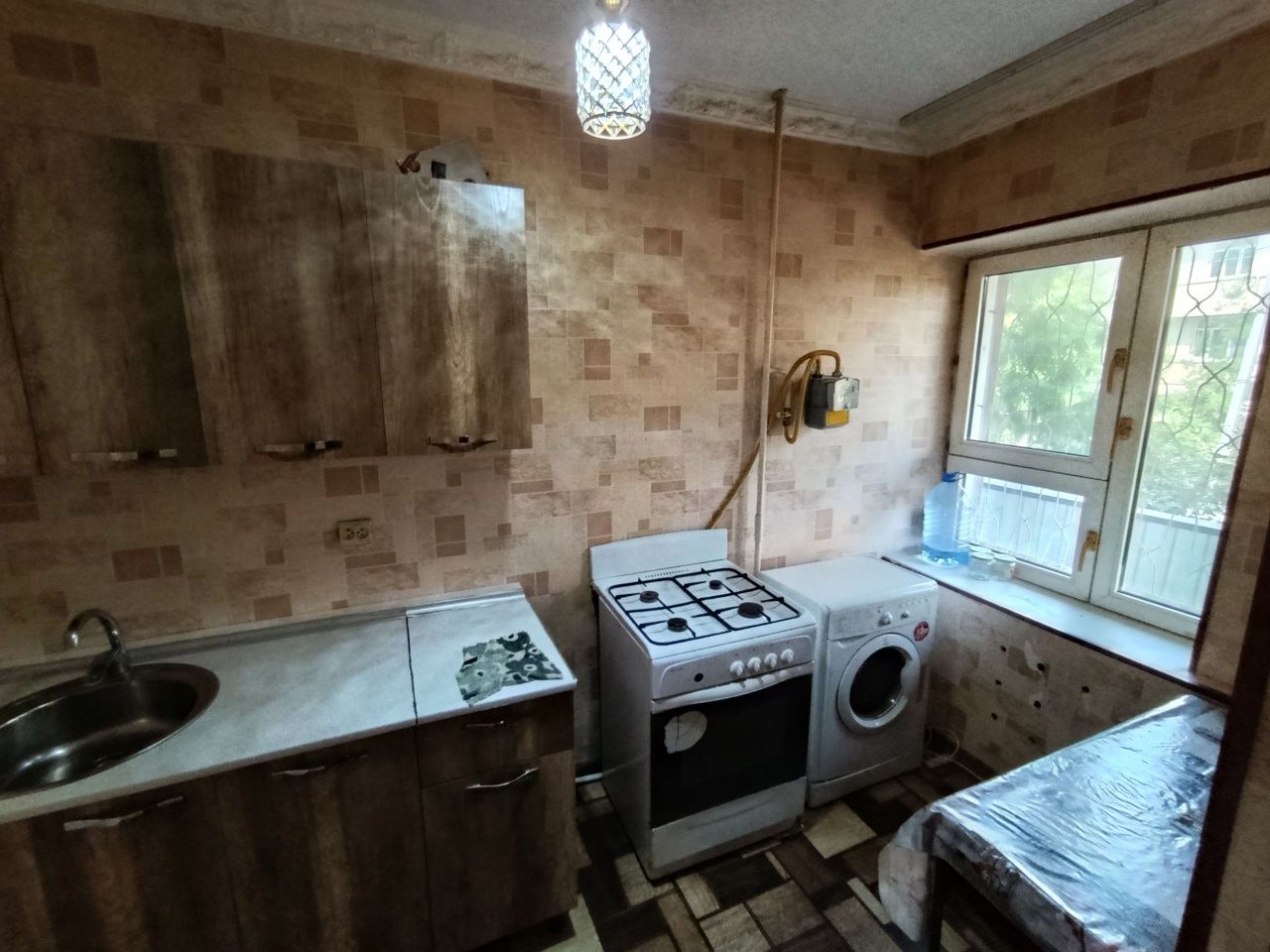 Продам 1ком. Квартиру в старом Сергели!