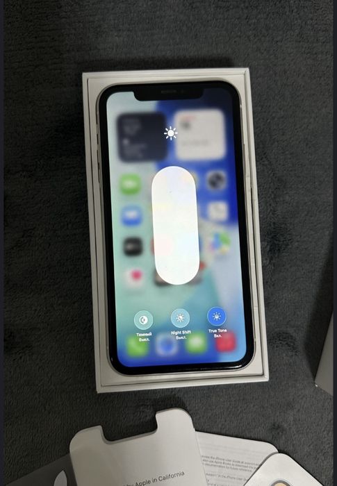 IPhone 11 128 gb 80akb