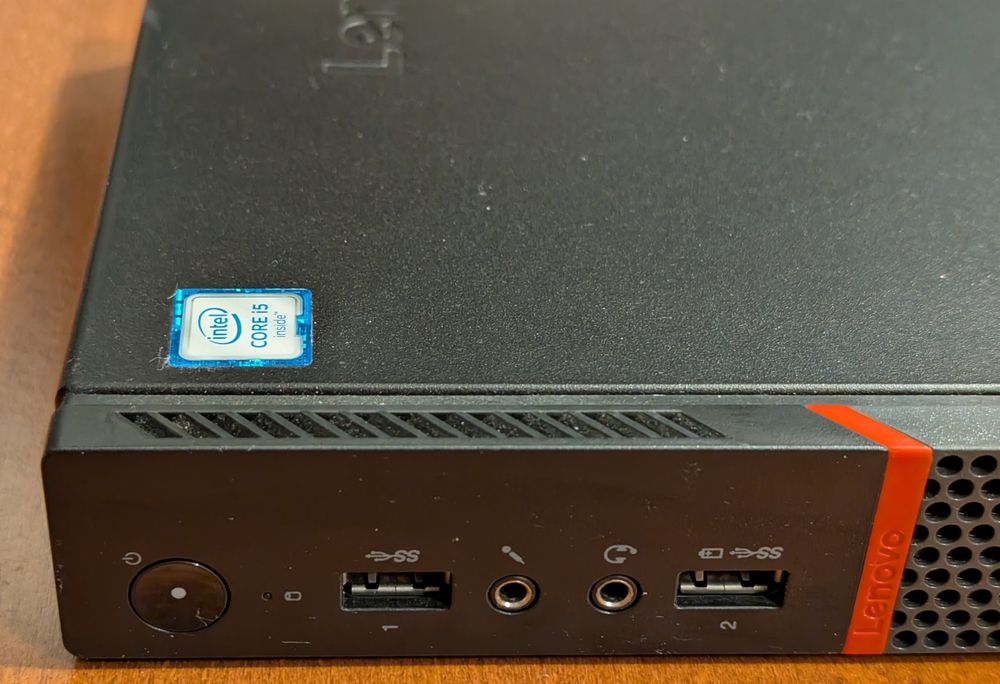 Lenovo ThinkCentre M700 Tiny компютър