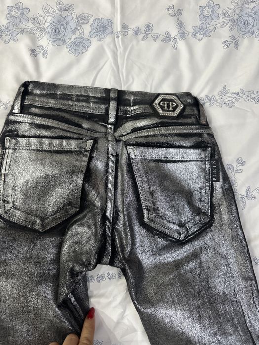 Маркови бели панталони на марката Maje