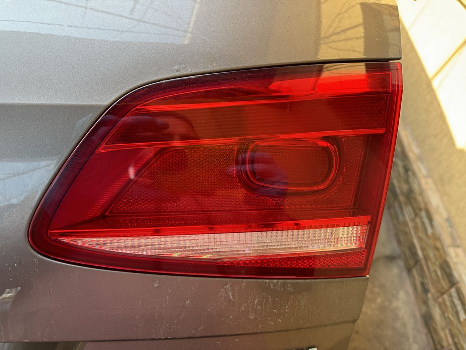 Stop stopuri stanga dreapta aripa/haion Vw Passat B7 Break.