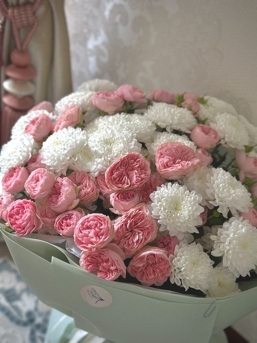 Букет гүл сатылады бүгін түнде алынған