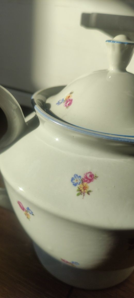 Vintage - Ceainic + zaharnita din portelan romanesc