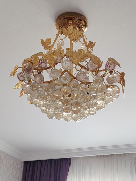 Продается Люстра