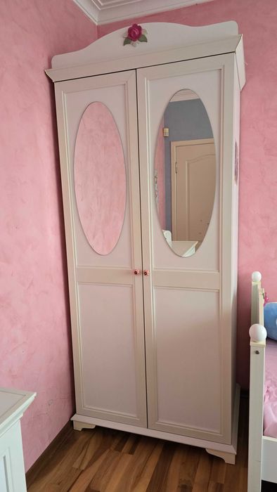 Детски мебели за момиче–легло, гардероб, бюро, тоалетка, шкаф за книги