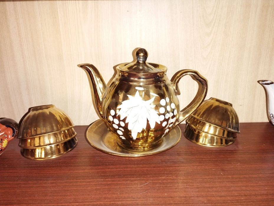Чайник сувенир золотого цвета