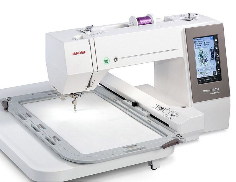 Продам вышивателтную (швейную) машину Janome
