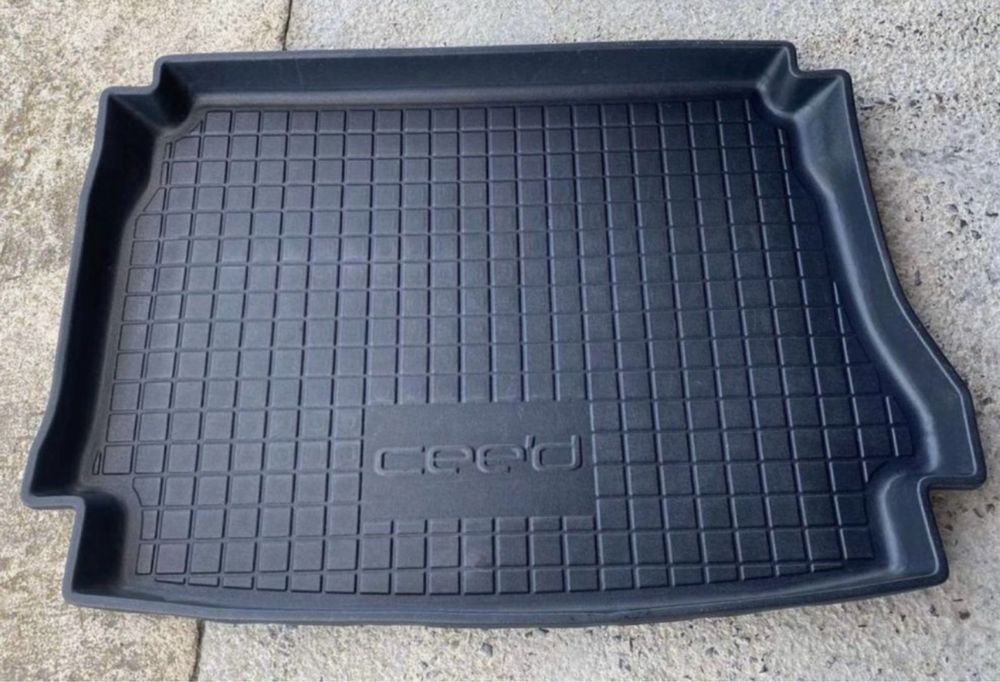 Оригинална гумена стелка за багажник за Kia Ceed