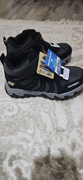 Нови детски обувки Skechers - Непромокаеми боти Adventure,