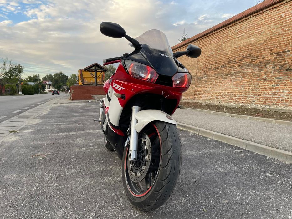 Vând Yamaha r6 an 2002
