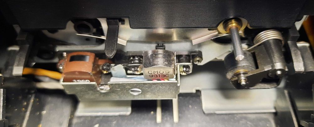 Продавам чудесен двуглав дек  AIWA AD-F400