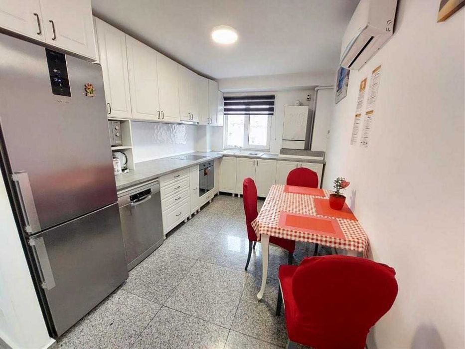 PF ofer spre inchiriere apartament 3 camere zona Iulius Mall + parcare