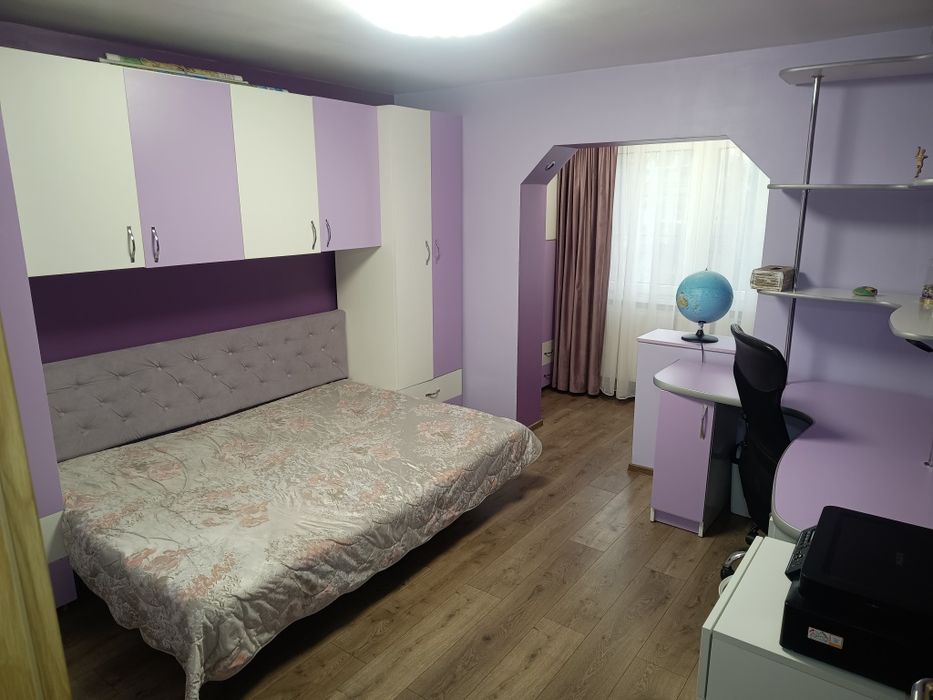 PROPRIETAR, vând apartament 4 camere LIPOVEI