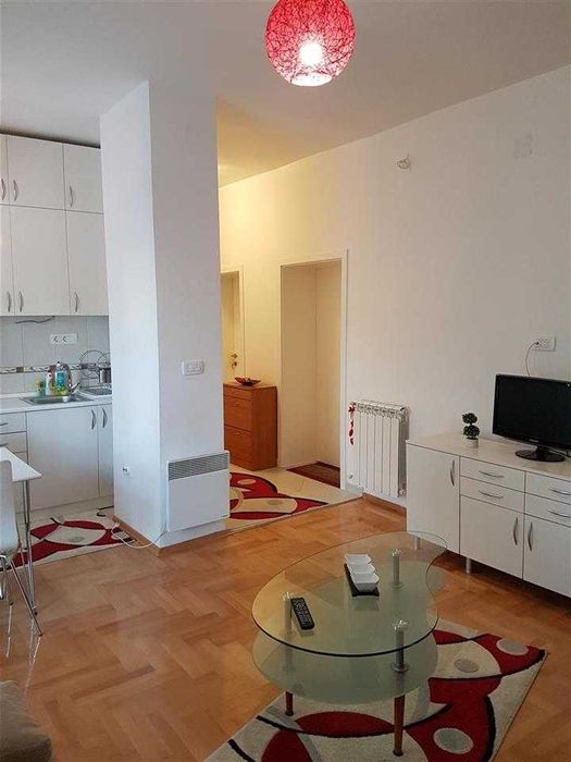 Дава се под наем Тристаен апартамент в Пловдив, Захарна фабрика - 75 кв.м за 214.2 € - Снимка #2