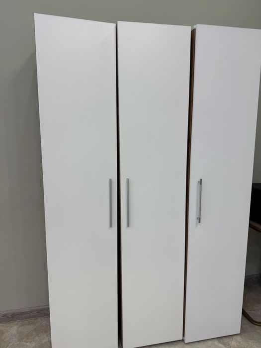 Шкаф сатылады 3 штук бар