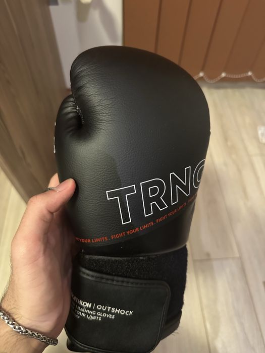 Боксови ръкавици от Декатлон 14oz