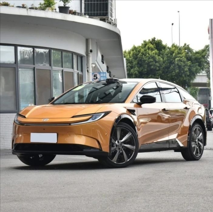 Toyota bZ5 2025 — Электро-SUV • 550 км от $17 200 Под Заказ