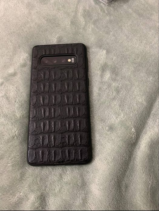 Самсунг С10 128 гб