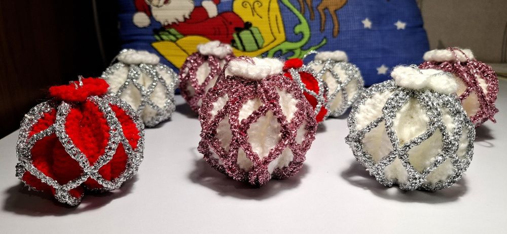 Коледни украси ръчно изработени