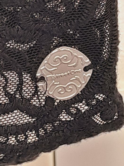 Bluza elegantă din dantelă