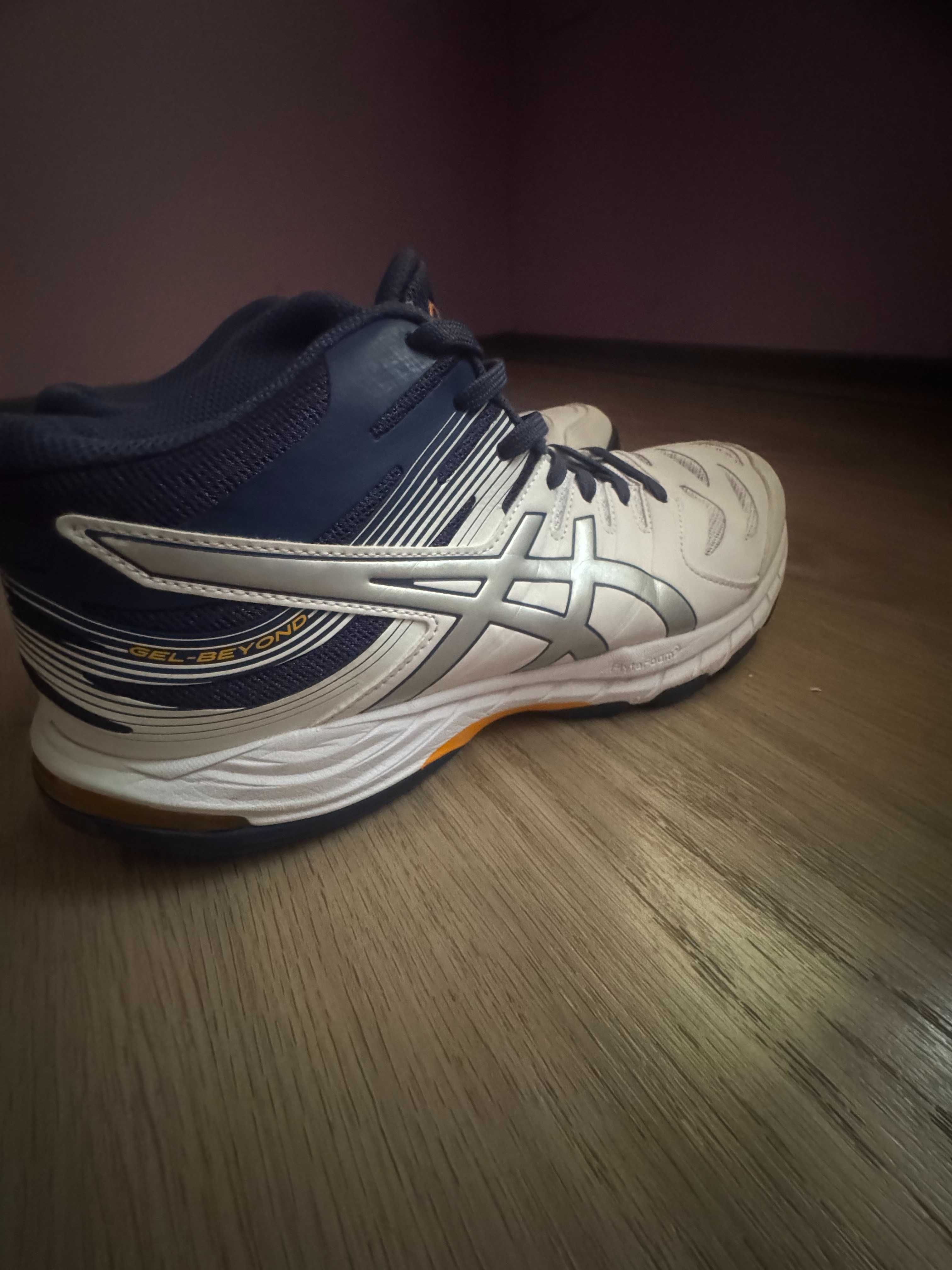 Волейболни обувки - Asics
