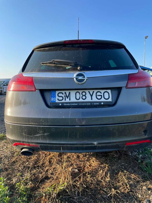 Dezmembrez Opel Insignia 2010