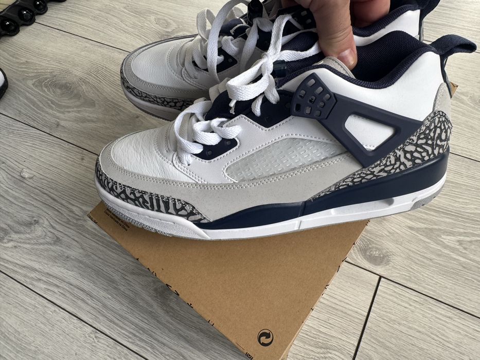 Adidasi nike jordan nr 44